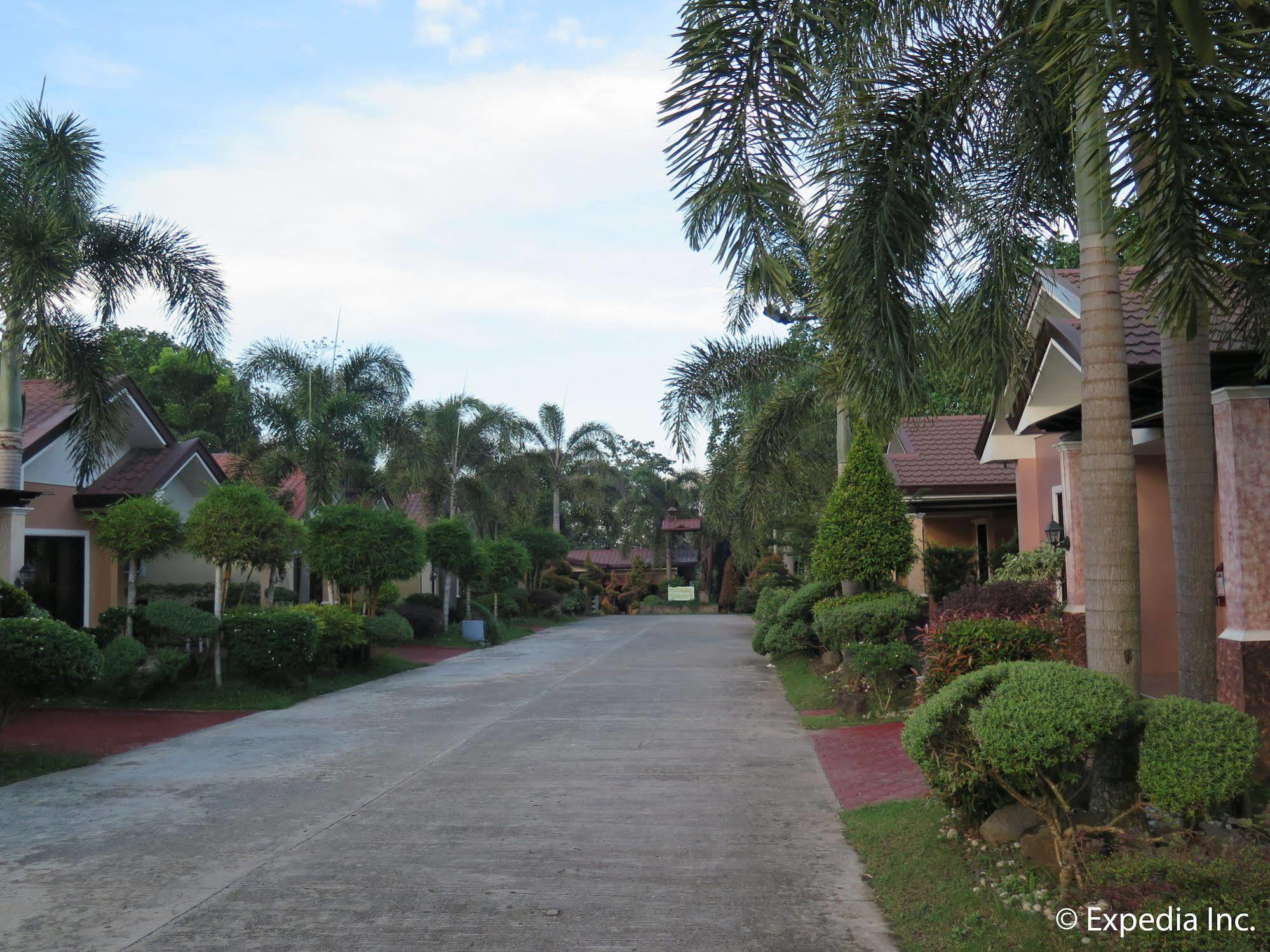 D'Leonor Inland Resort & Adventure Park Davao Stadt Exterior foto
